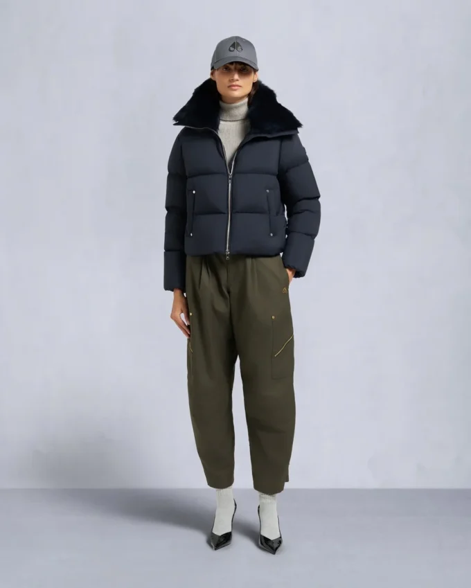 Belle Dune Kurze Daunenjacke mit Lammfellbesatz Belle Dune Kurze Daunenjacke mit Lammfellbesatz