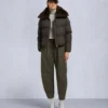 Belle Dune Kurze Daunenjacke mit Lammfellbesatz Belle Dune Kurze Daunenjacke mit Lammfellbesatz