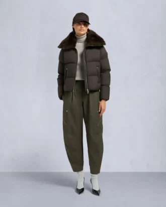 Belle Dune Kurze Daunenjacke mit Lammfellbesatz