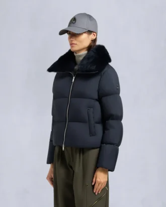 Belle Dune Kurze Daunenjacke mit Lammfellbesatz