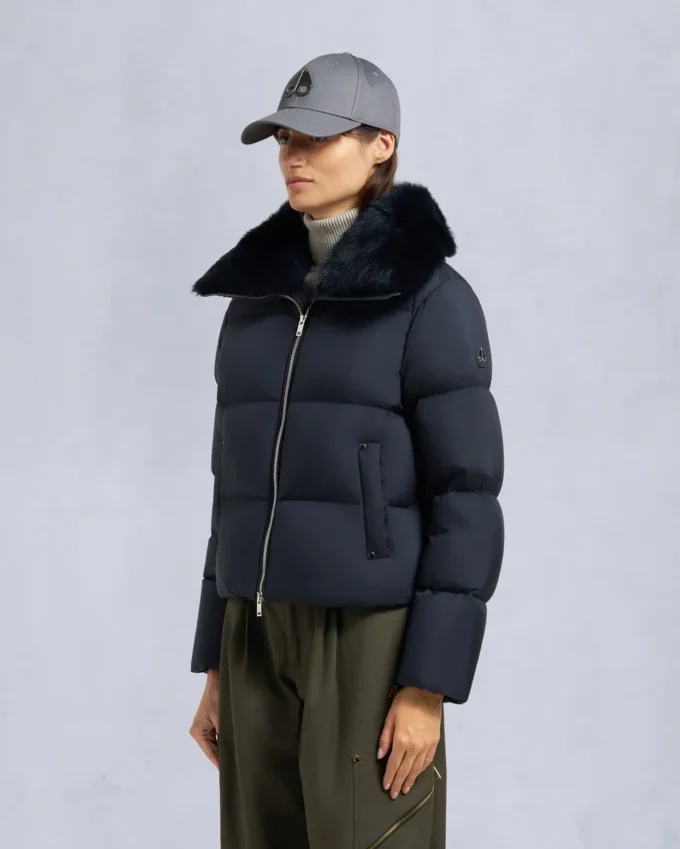 Belle Dune Kurze Daunenjacke mit Lammfellbesatz Belle Dune Kurze Daunenjacke mit Lammfellbesatz