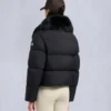 Belle Dune Kurze Daunenjacke mit Lammfellbesatz Belle Dune Kurze Daunenjacke mit Lammfellbesatz