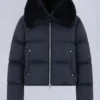Belle Dune Kurze Daunenjacke mit Lammfellbesatz Belle Dune Kurze Daunenjacke mit Lammfellbesatz