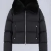 Belle Dune Kurze Daunenjacke mit Lammfellbesatz Belle Dune Kurze Daunenjacke mit Lammfellbesatz