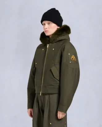 bomberjacke mit gold series logan lammfellbesatz 2 330x412 - Bomberjacke mit Gold Series Logan-Lammfellbesatz