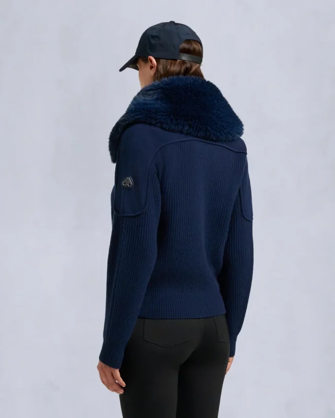 Corina Sweater mit durchgehendem Reißverschluss Corina Sweater mit durchgehendem Reißverschluss