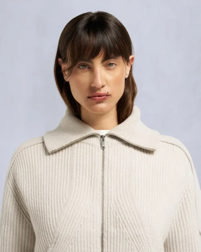 Corina Sweater mit durchgehendem Reißverschluss Corina Sweater mit durchgehendem Reißverschluss