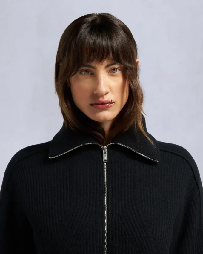 Corina Sweater mit durchgehendem Reißverschluss Corina Sweater mit durchgehendem Reißverschluss