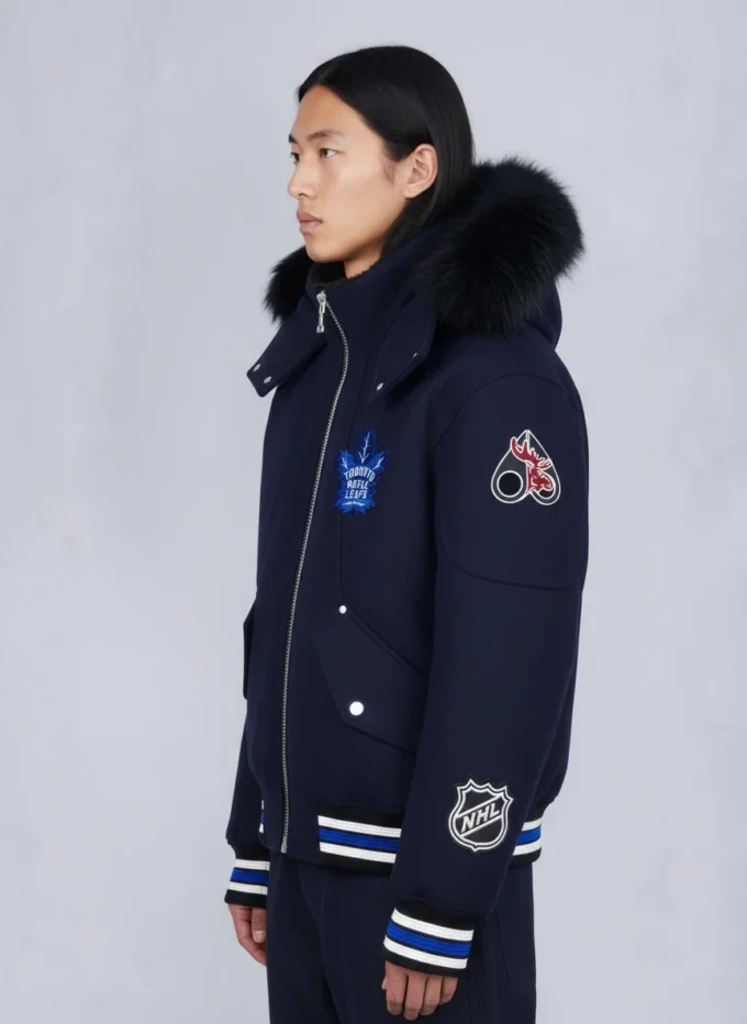 Nhl X Moose Knuckles Maple Leafs Bomberjacke Nhl X Moose Knuckles Maple Leafs Bomberjacke
